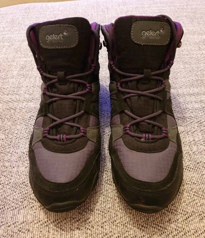 womens walking boots size 6.5